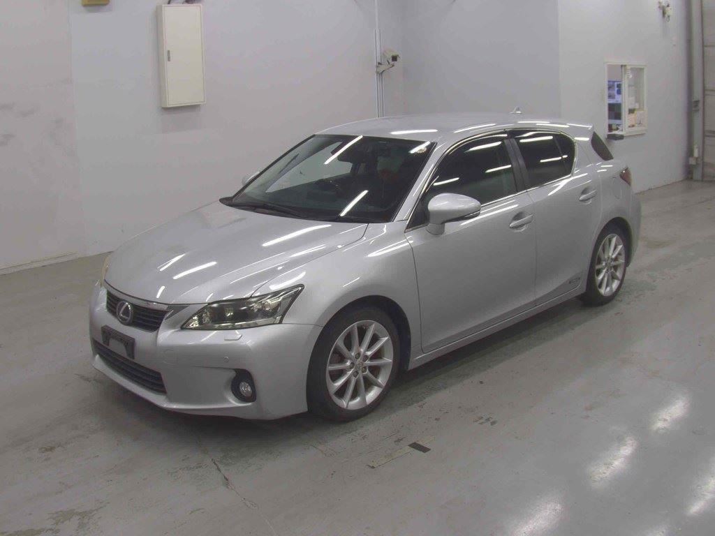 Vehicle image 4
