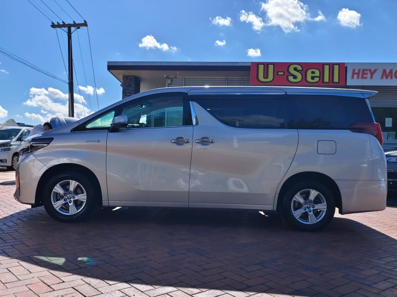 Vehicle image 4