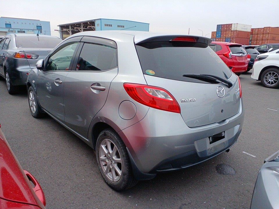 Vehicle image 3