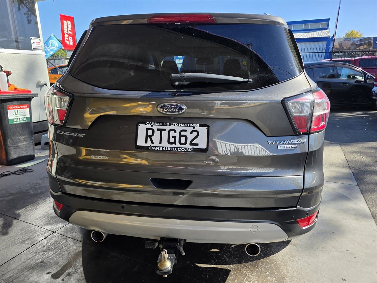 Vehicle image 5