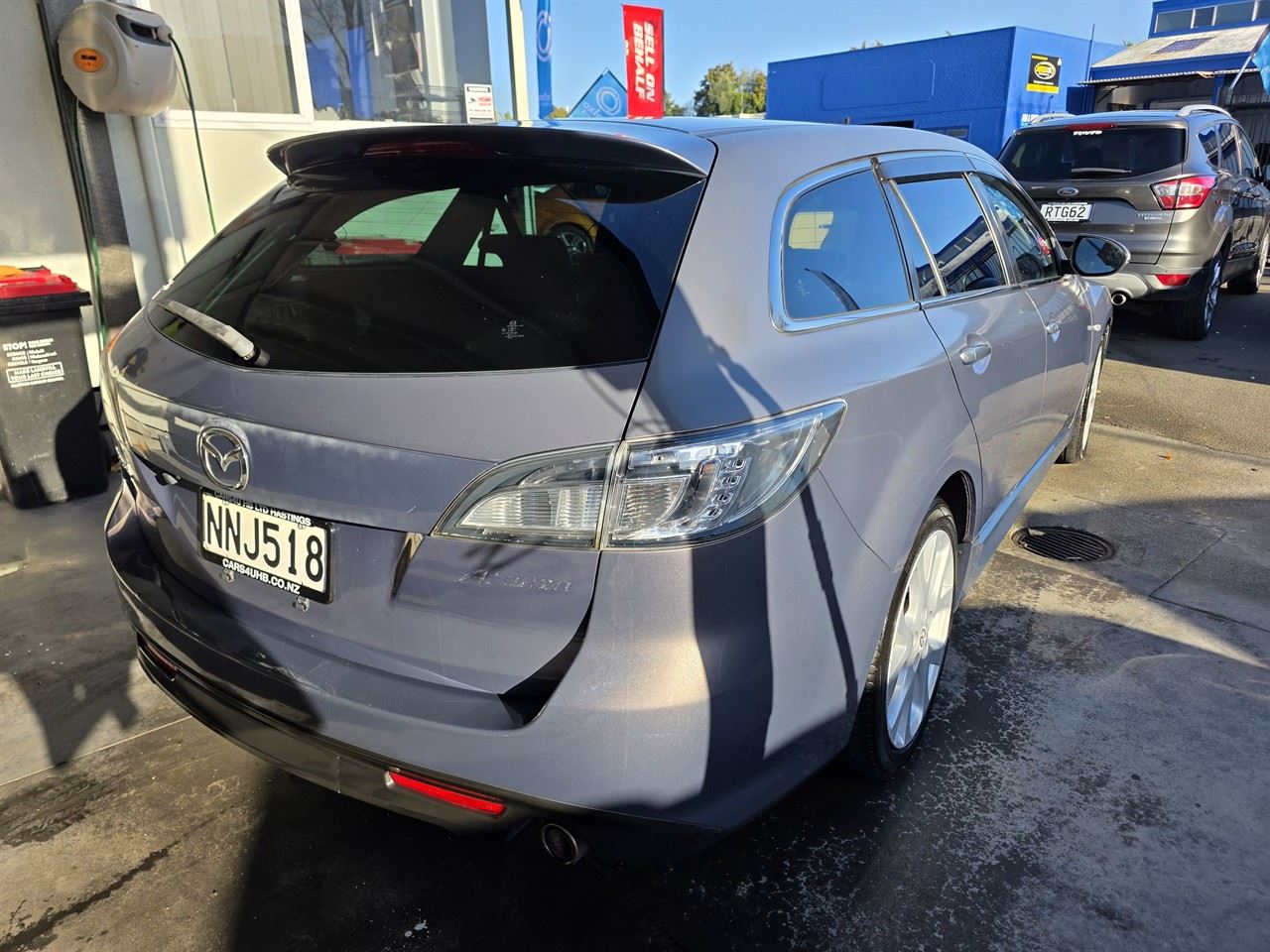 Vehicle image 4