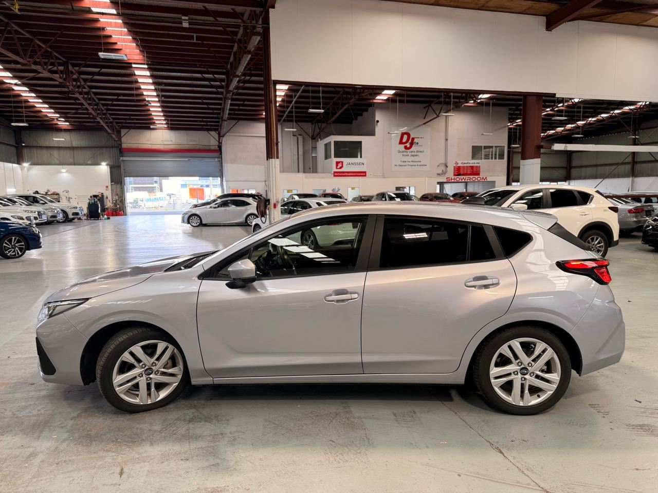 Vehicle image 4