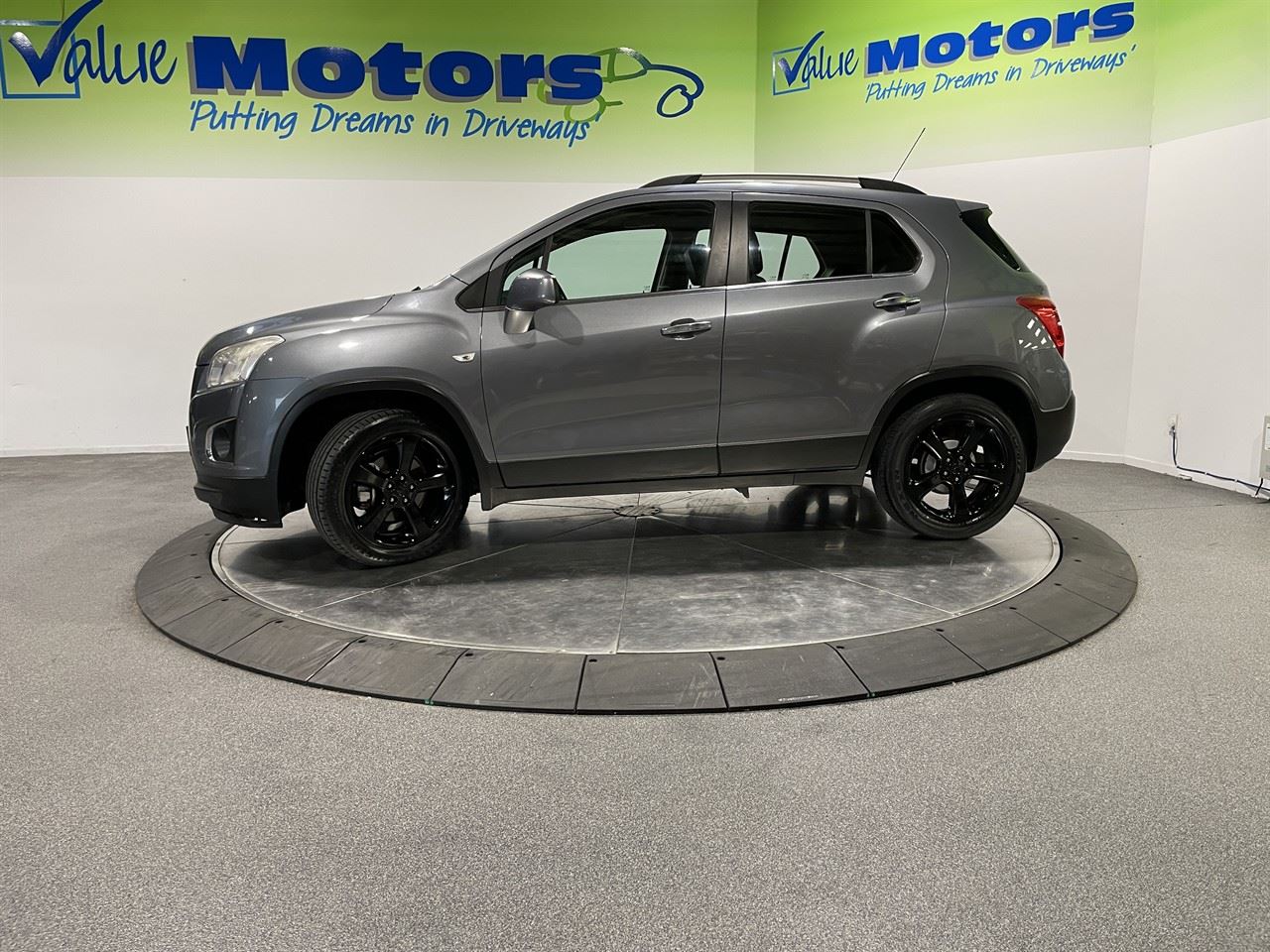 Vehicle image 4
