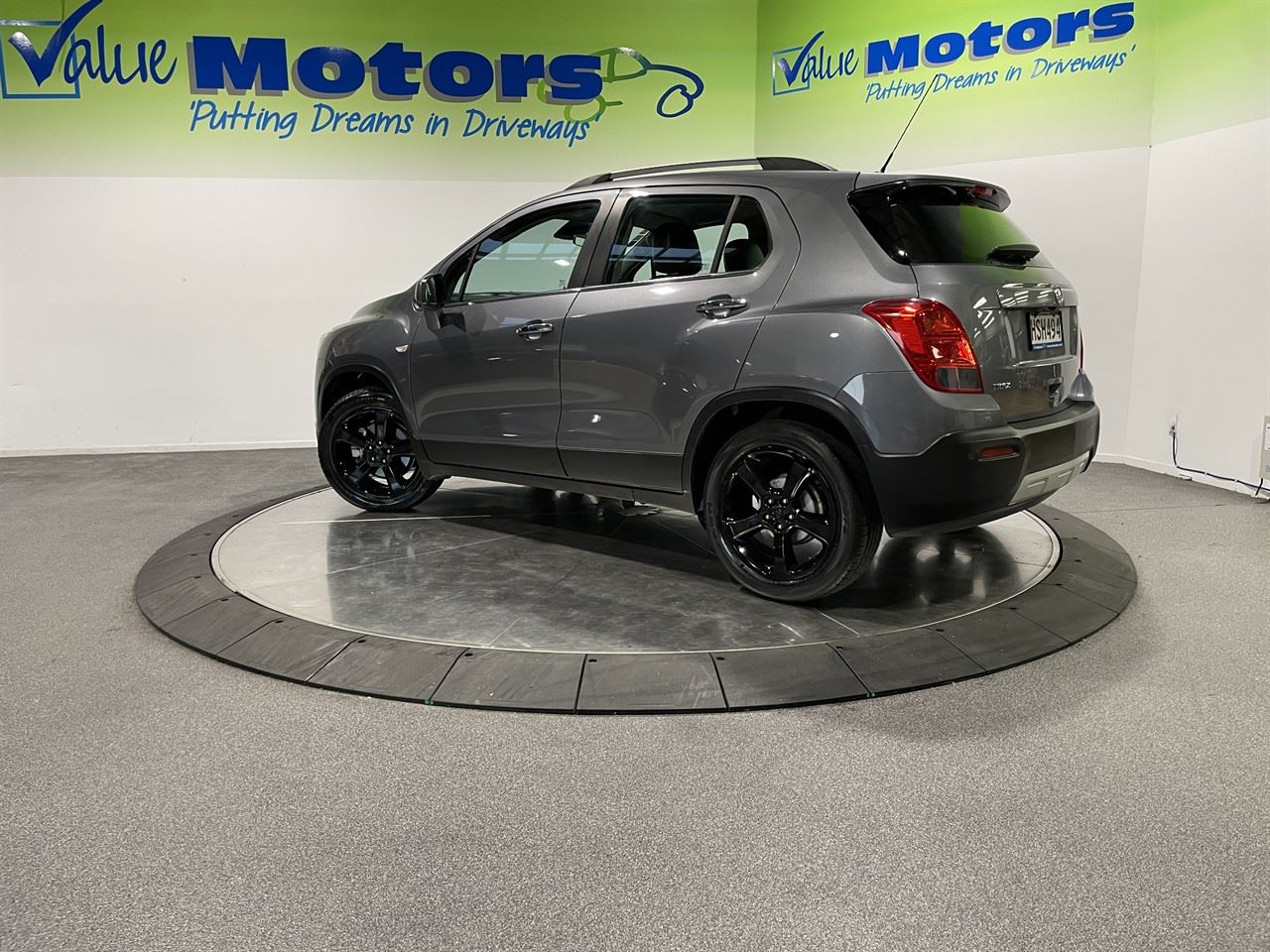 Vehicle image 5