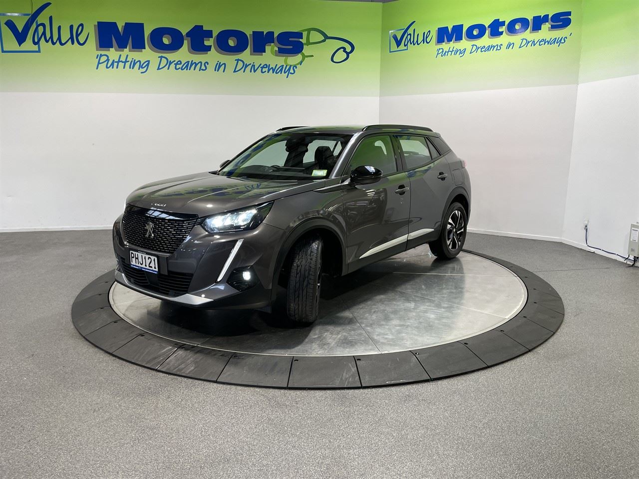 Vehicle image 3