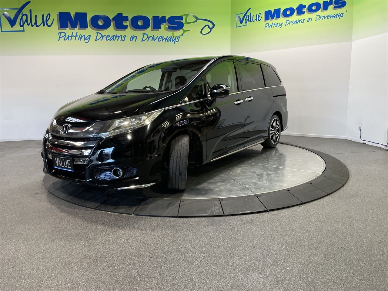 Vehicle image 3