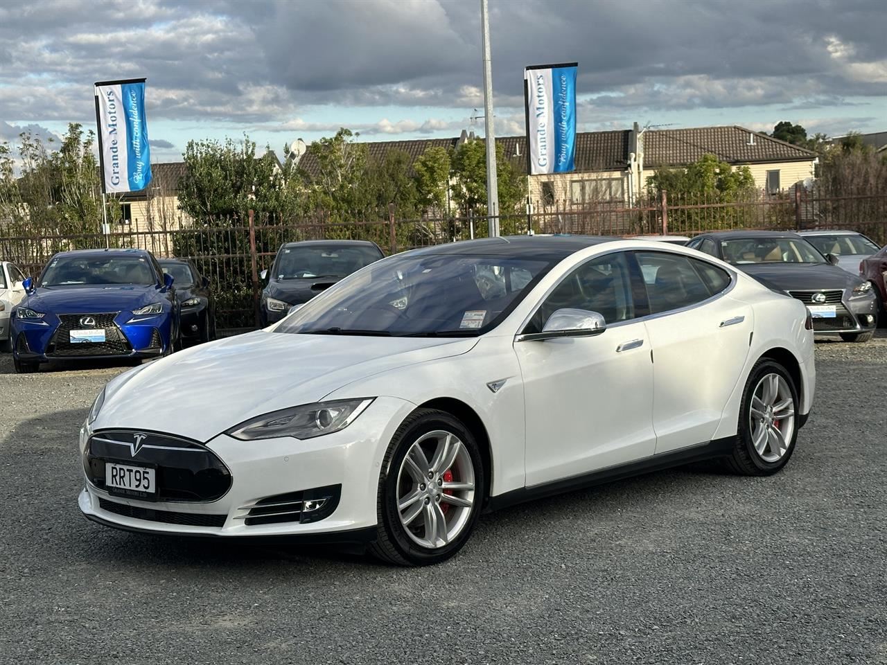 Vehicle image 3