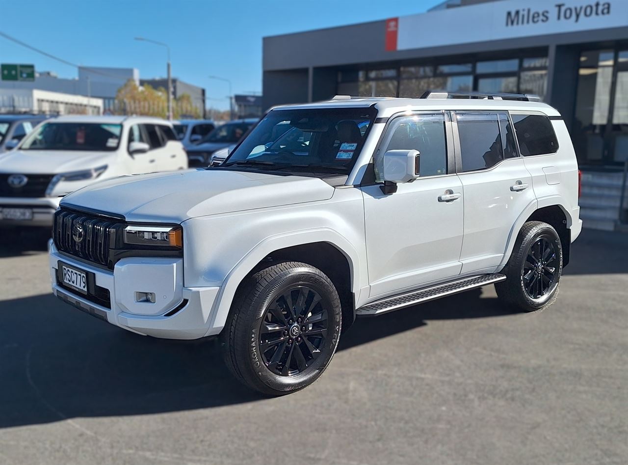 Vehicle image 3