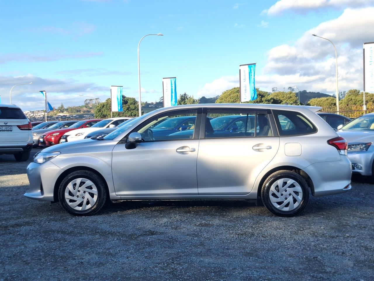 Vehicle image 4