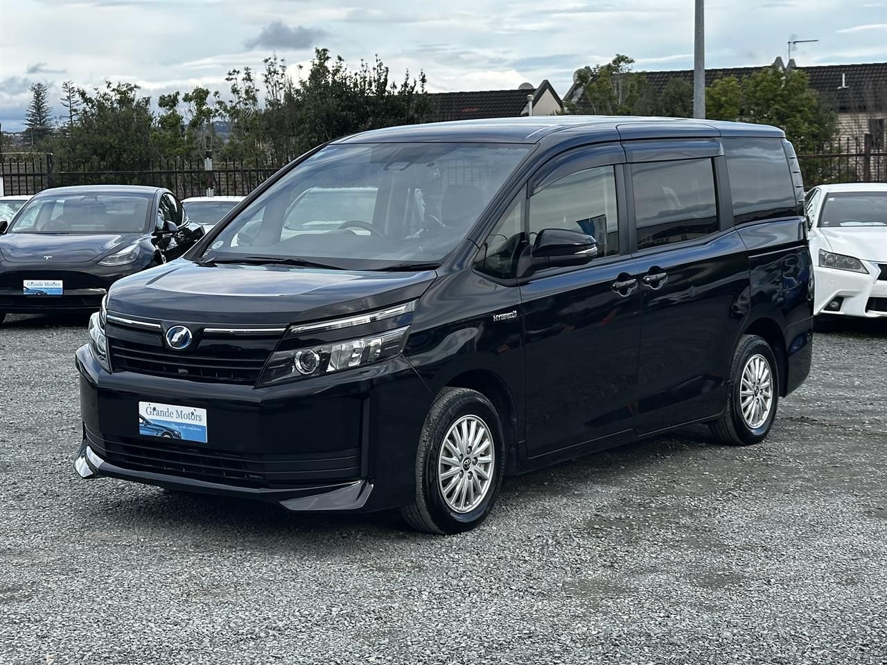 Vehicle image 3