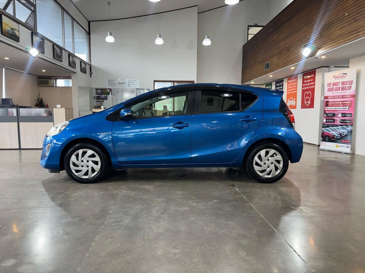 Vehicle image 5