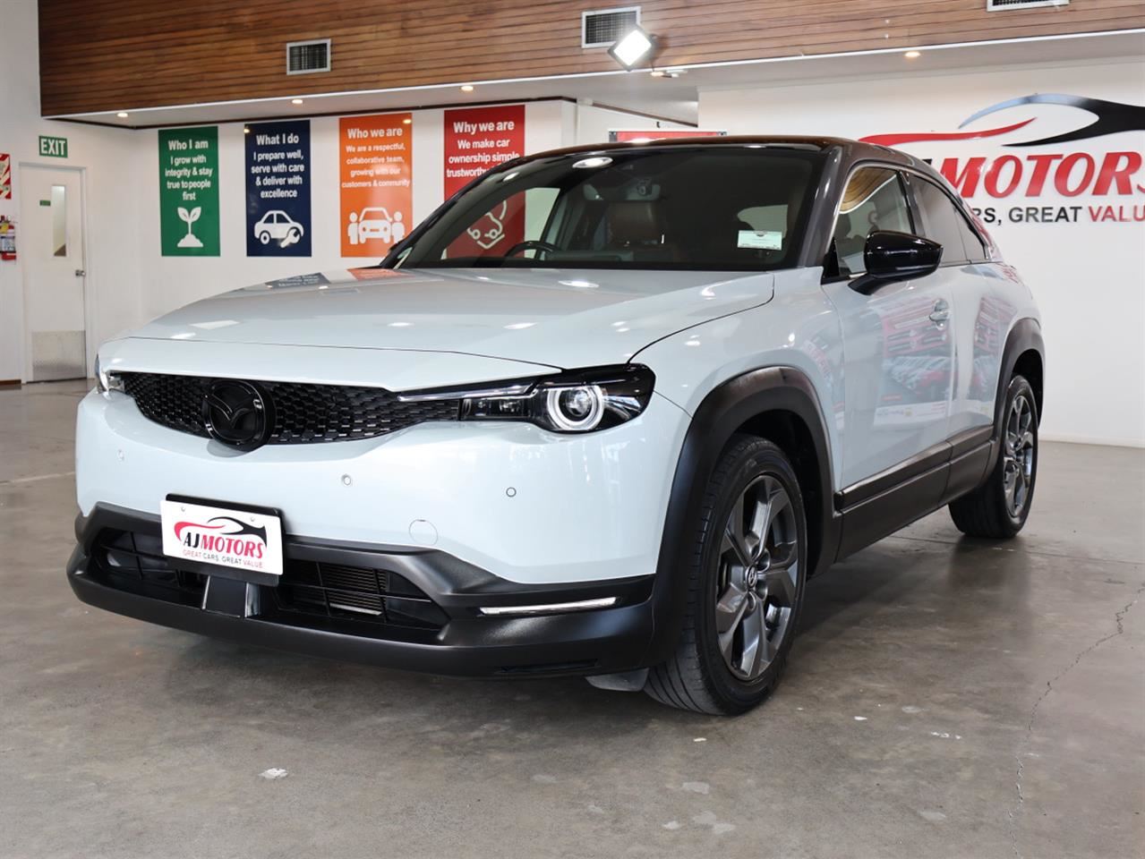Vehicle image 3