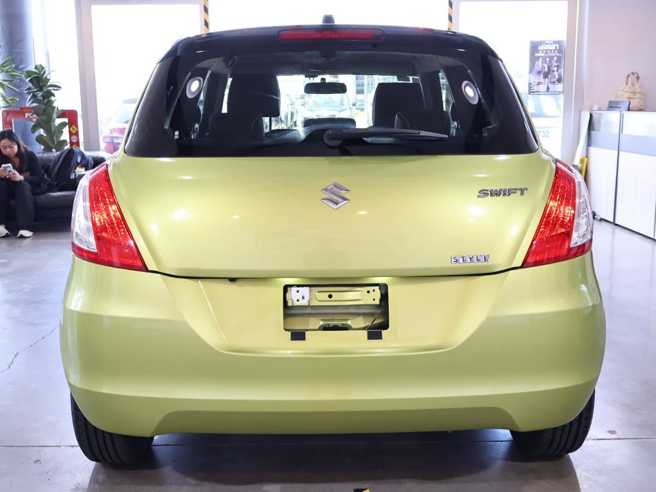 Vehicle image 5