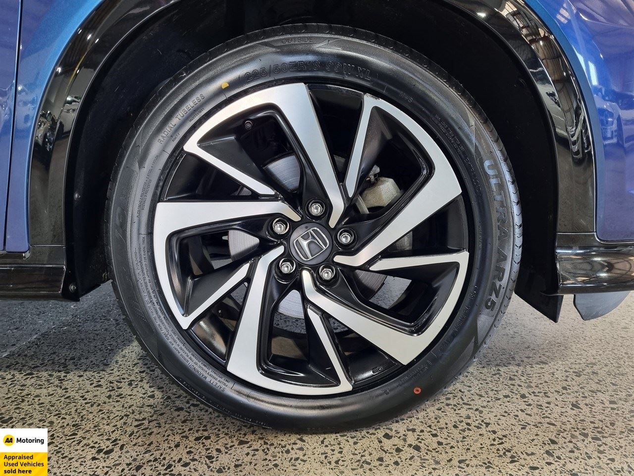 Vehicle image 3