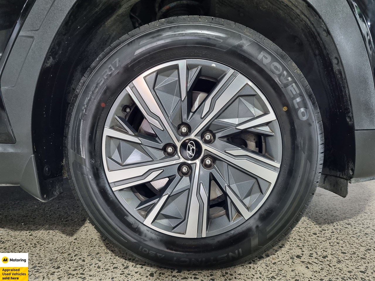 Vehicle image 3