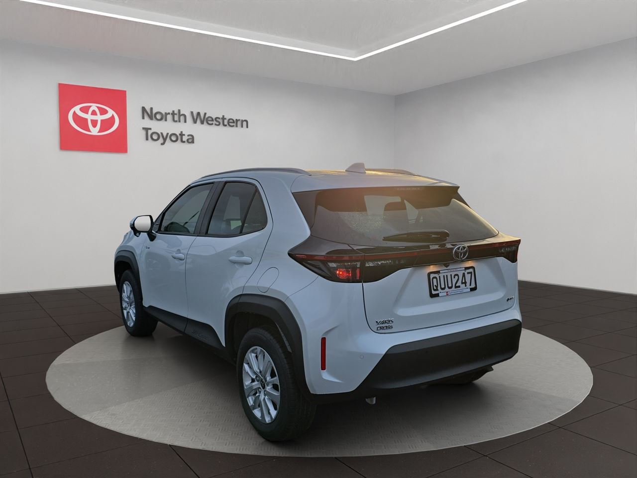 Vehicle image 5