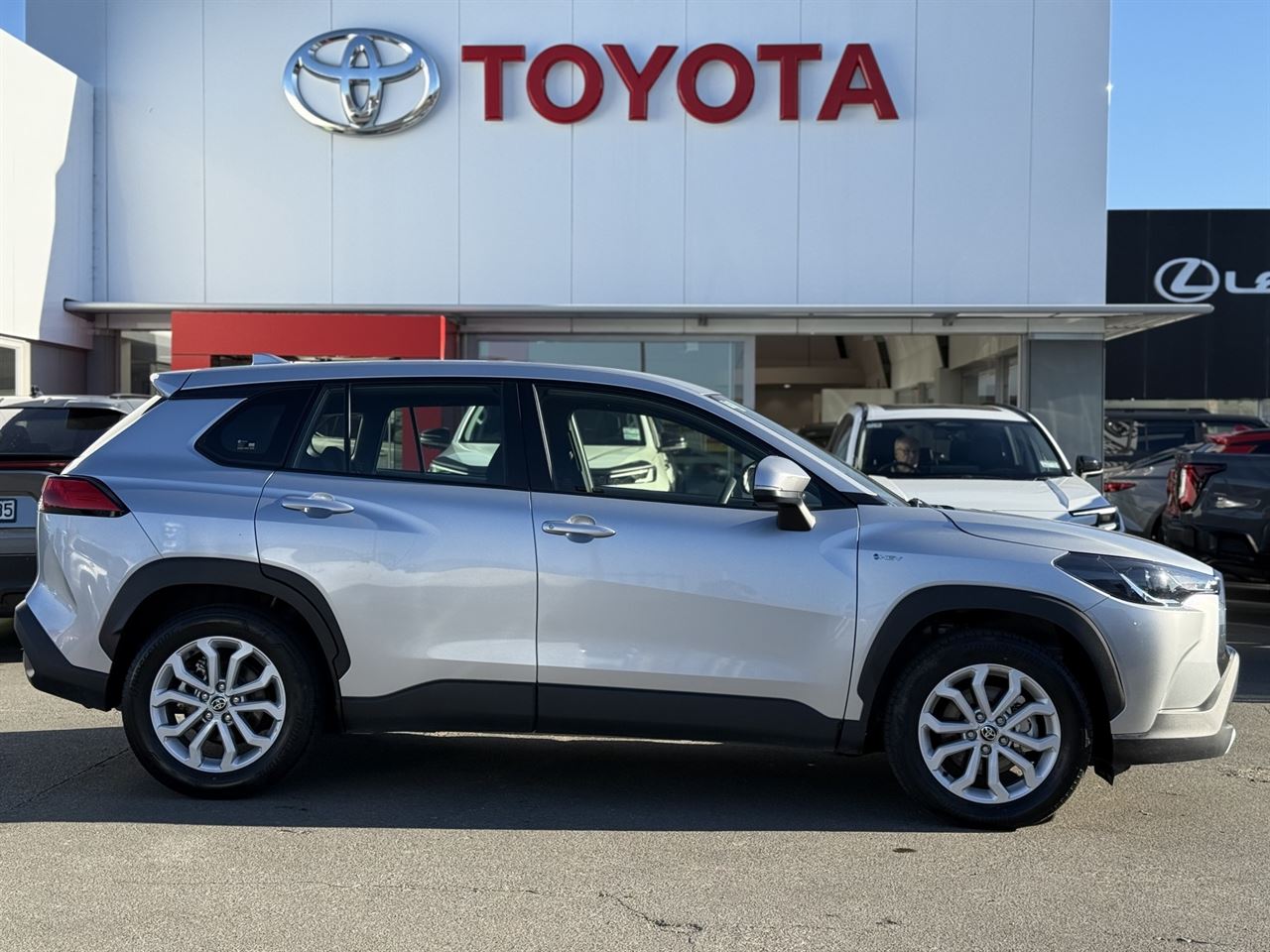 Vehicle image 5