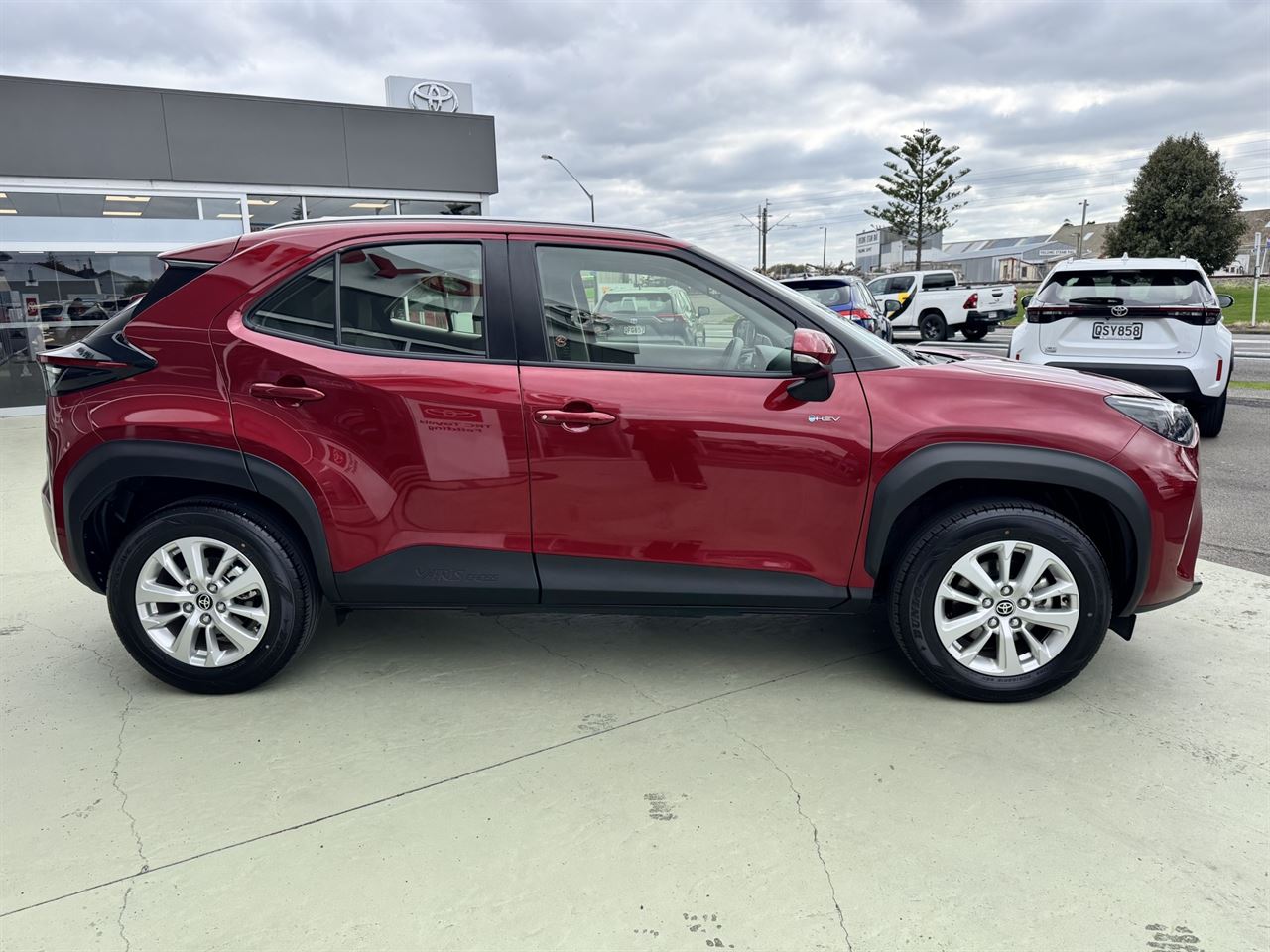 Vehicle image 5
