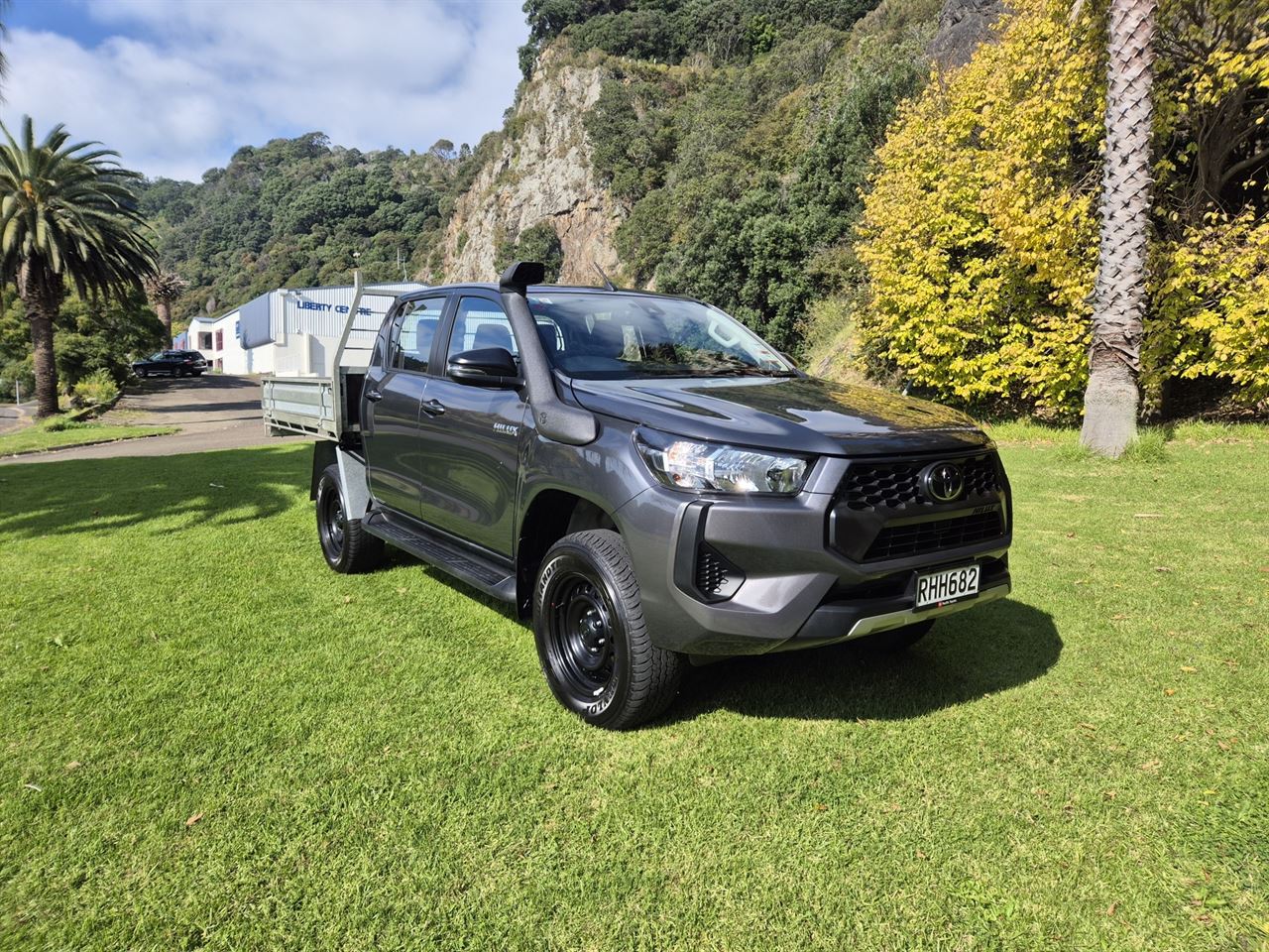 Vehicle image 3