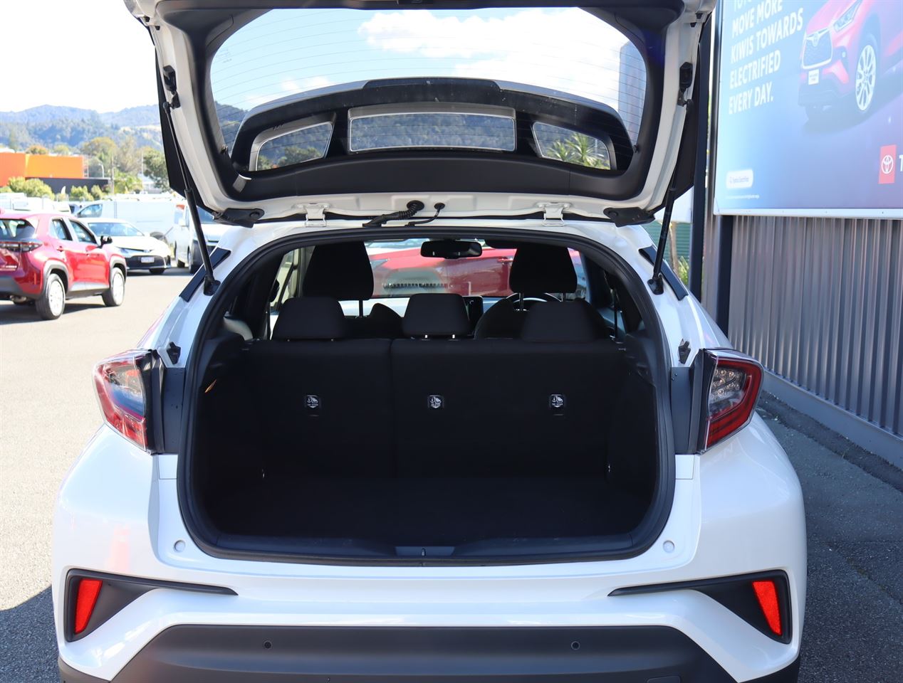 Vehicle image 5