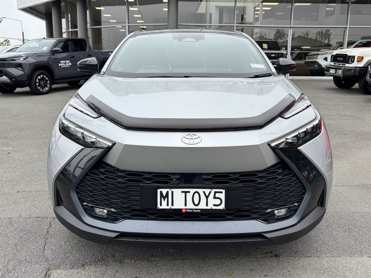 Vehicle image 5