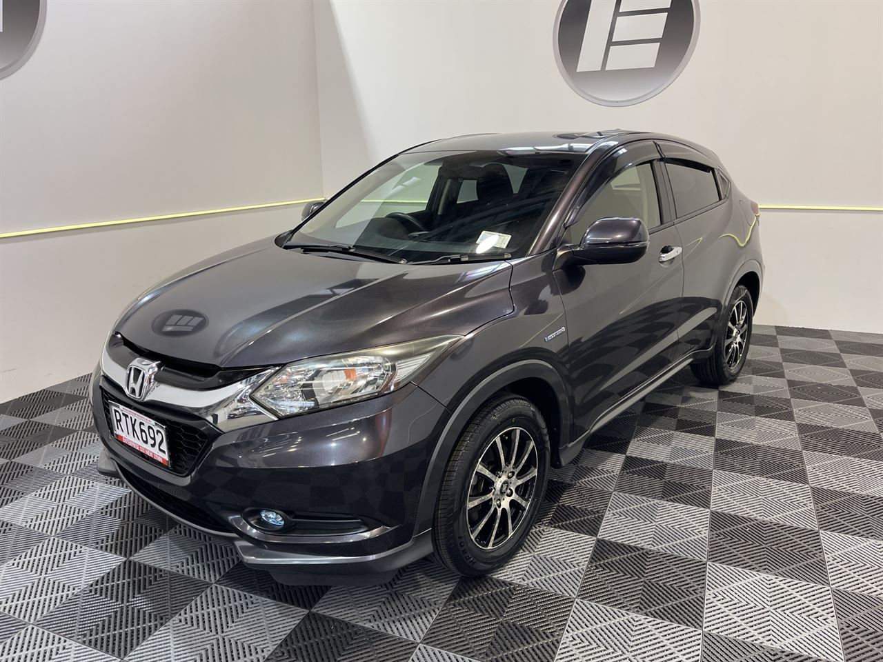 Vehicle image 3