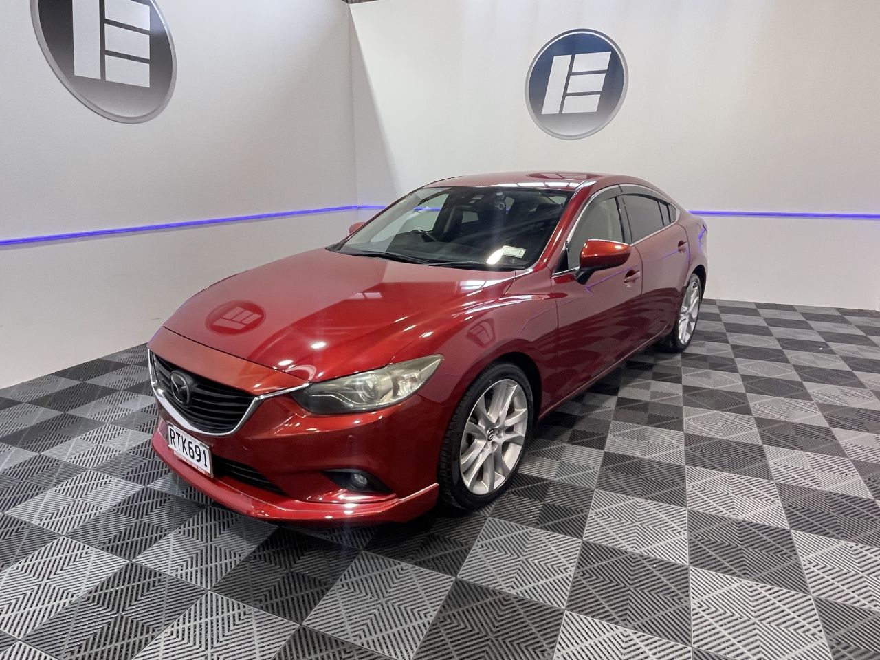 Vehicle image 3