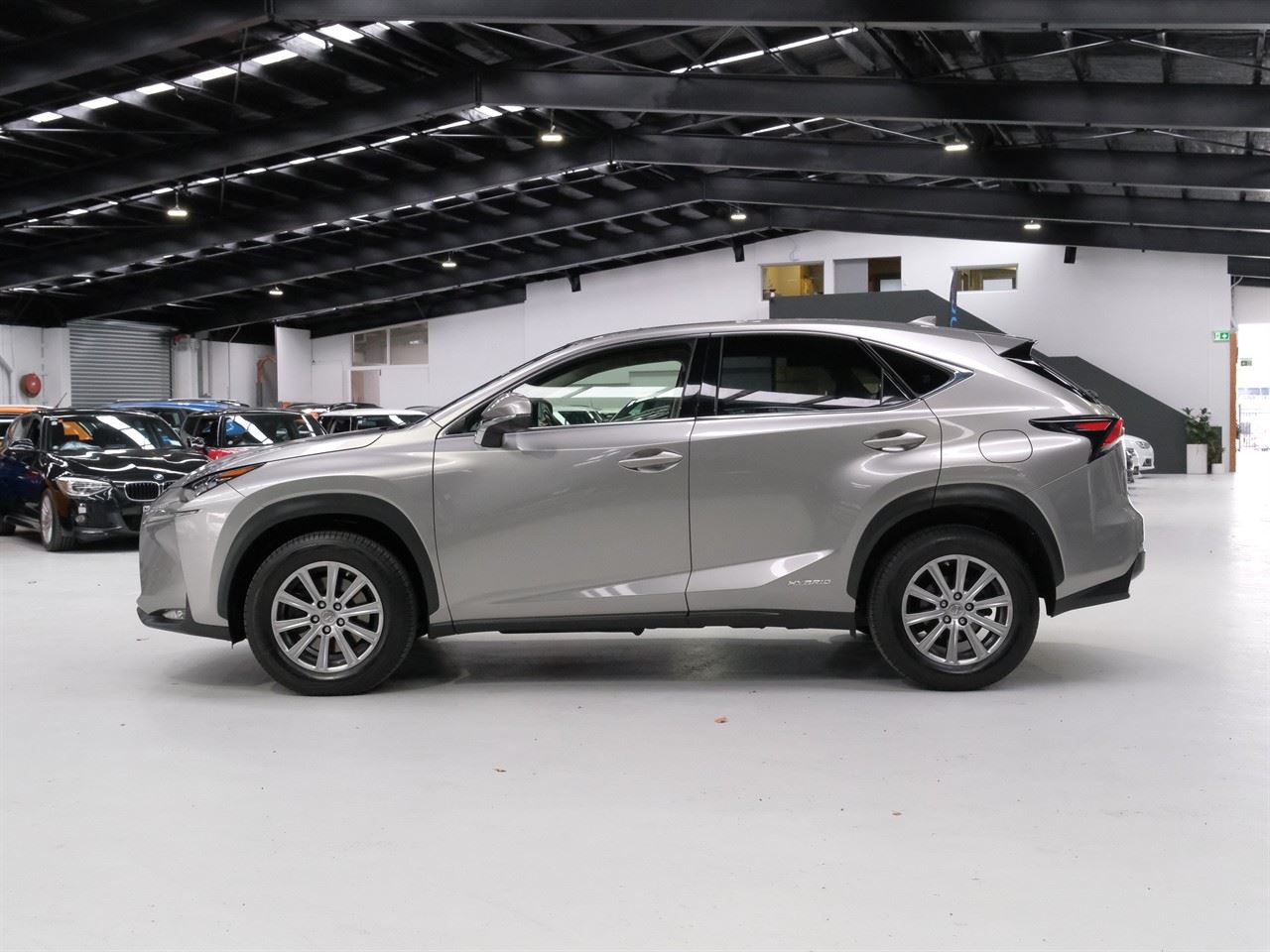 Vehicle image 5