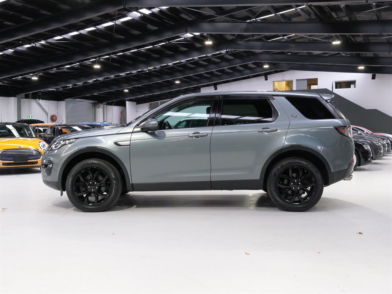 Vehicle image 5