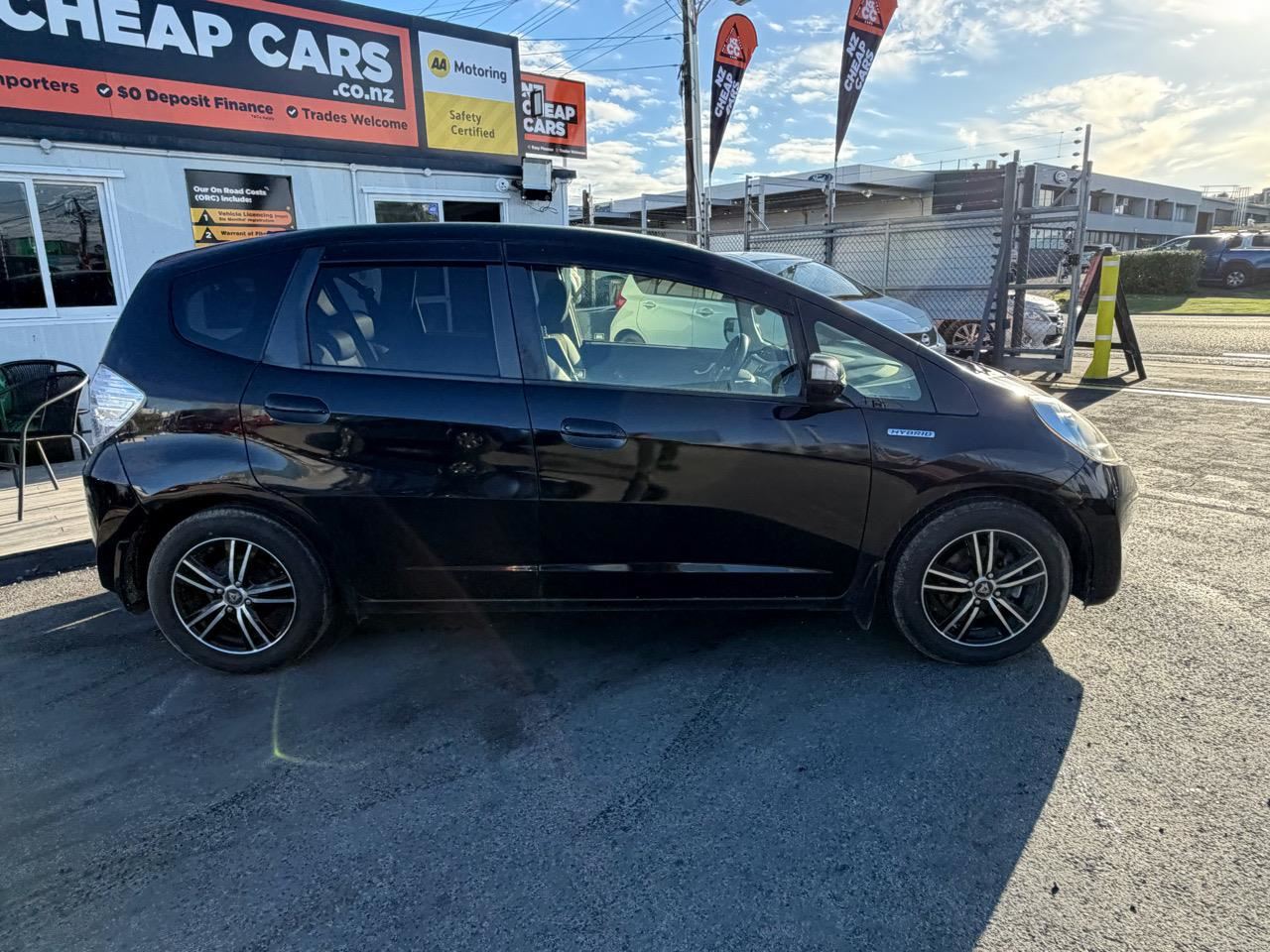 Vehicle image 5