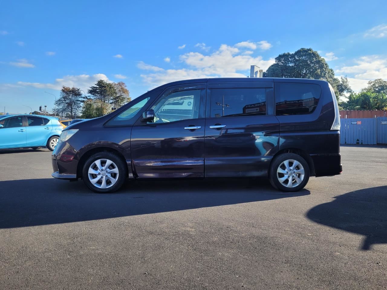 Vehicle image 5