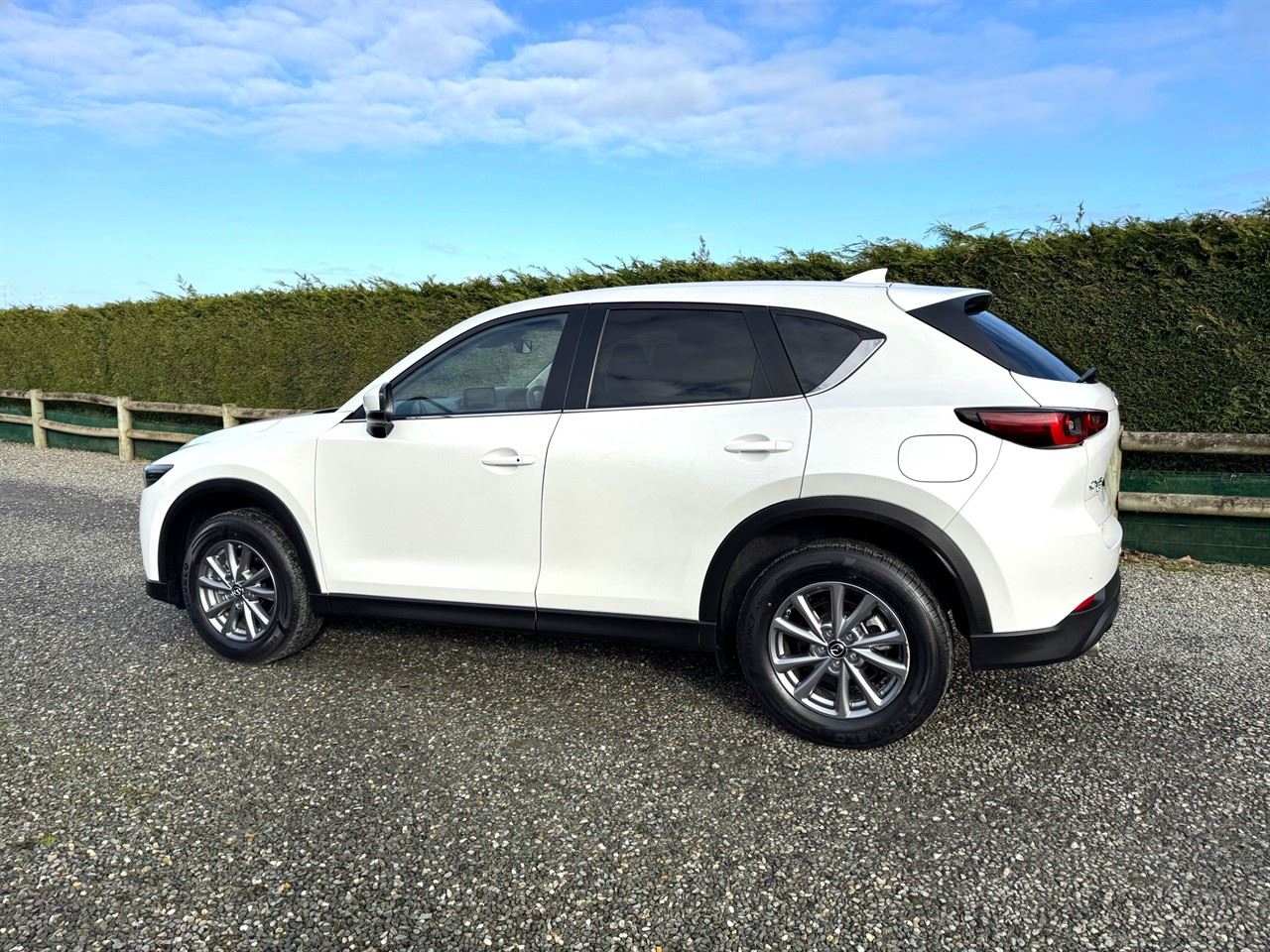 Vehicle image 4
