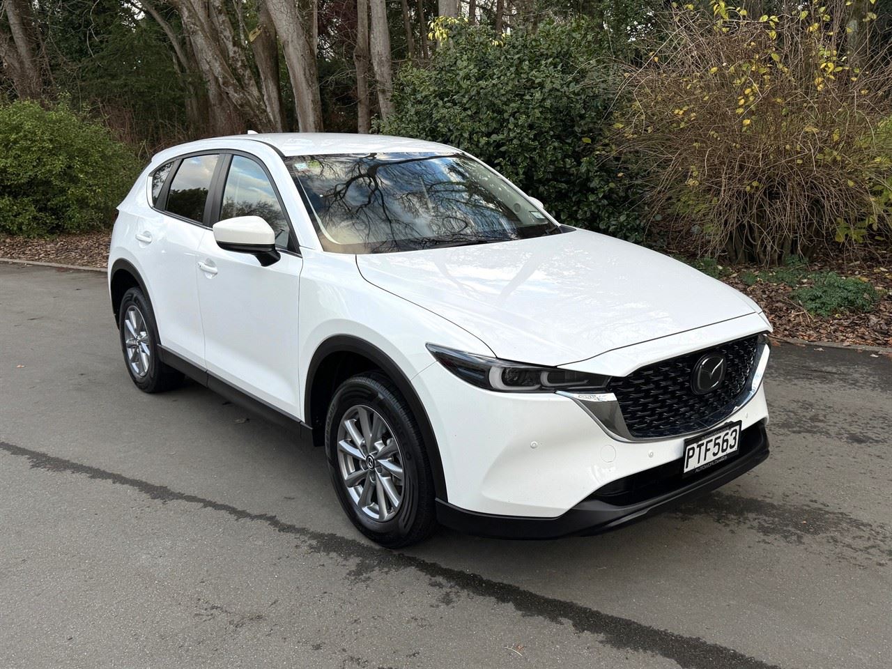 Vehicle image 3