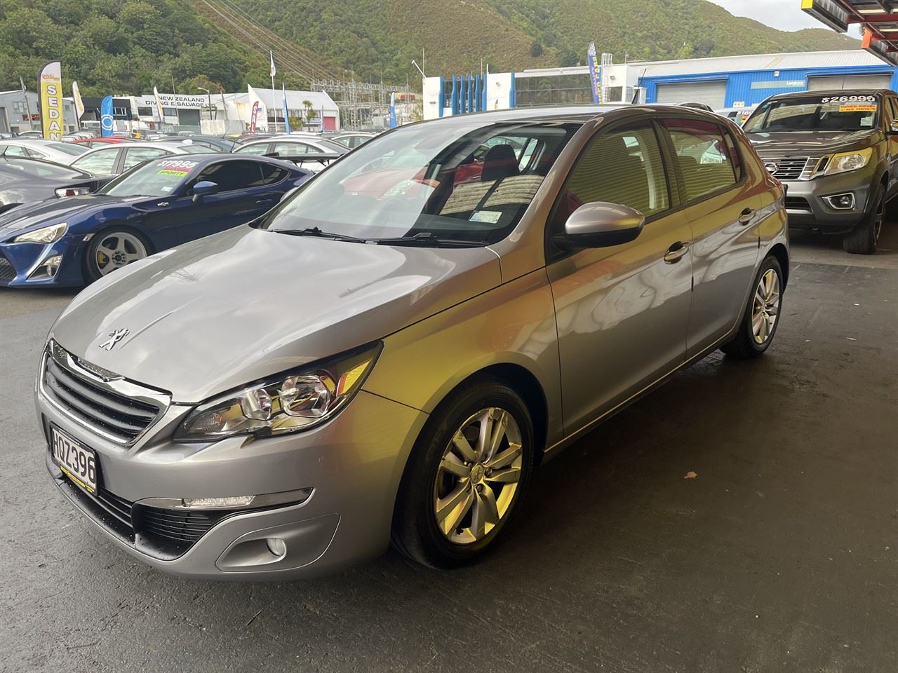 Vehicle image 3