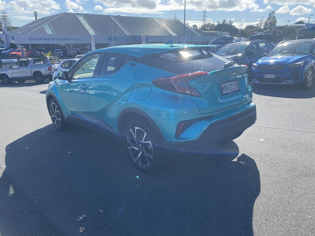Vehicle image 5