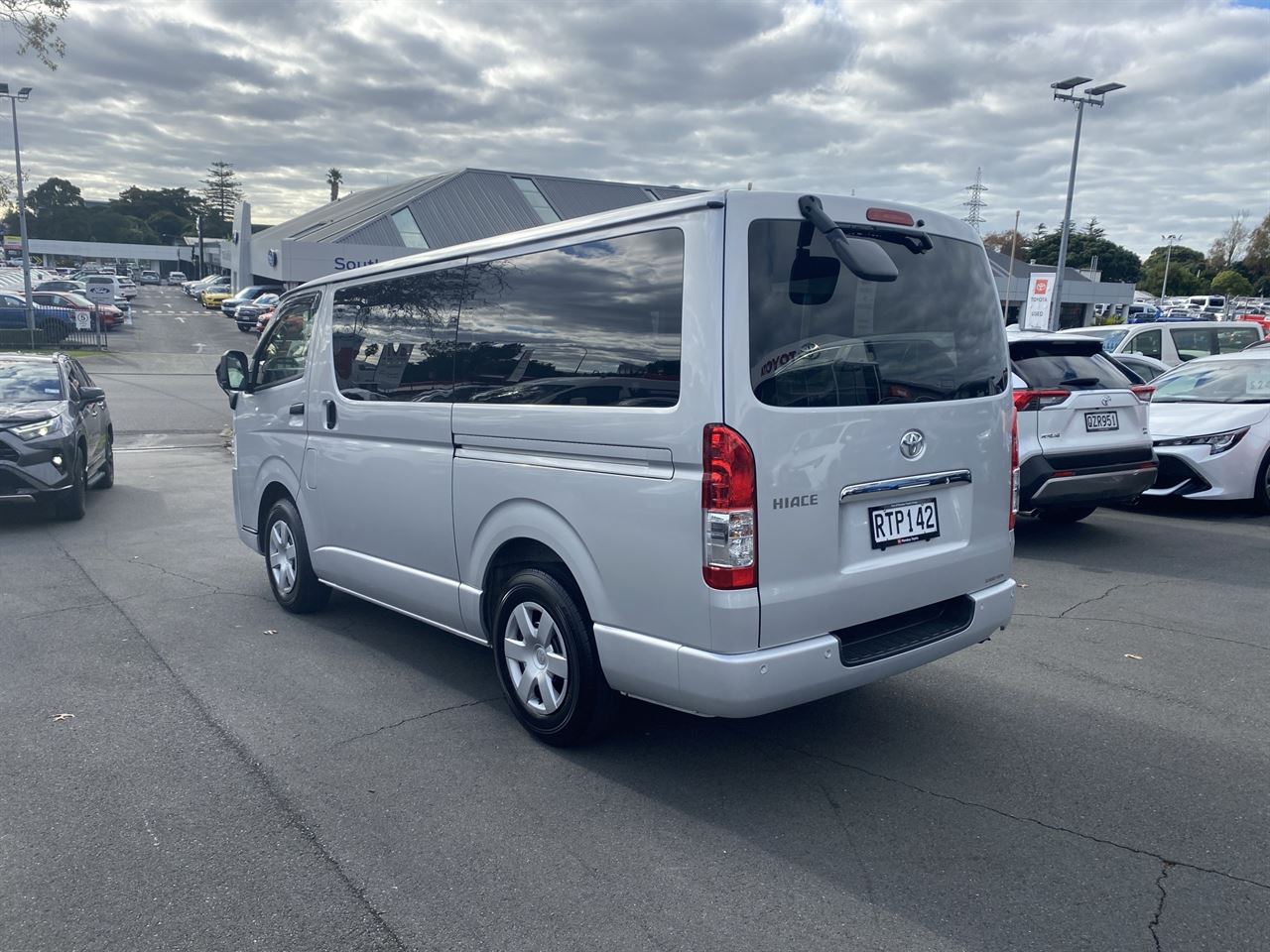 Vehicle image 5