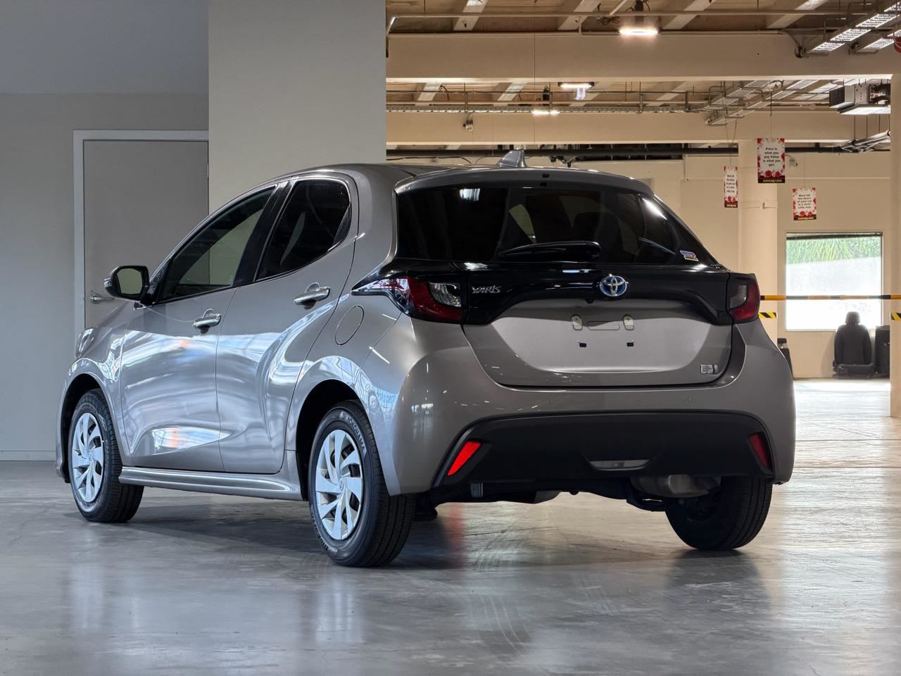 Vehicle image 5