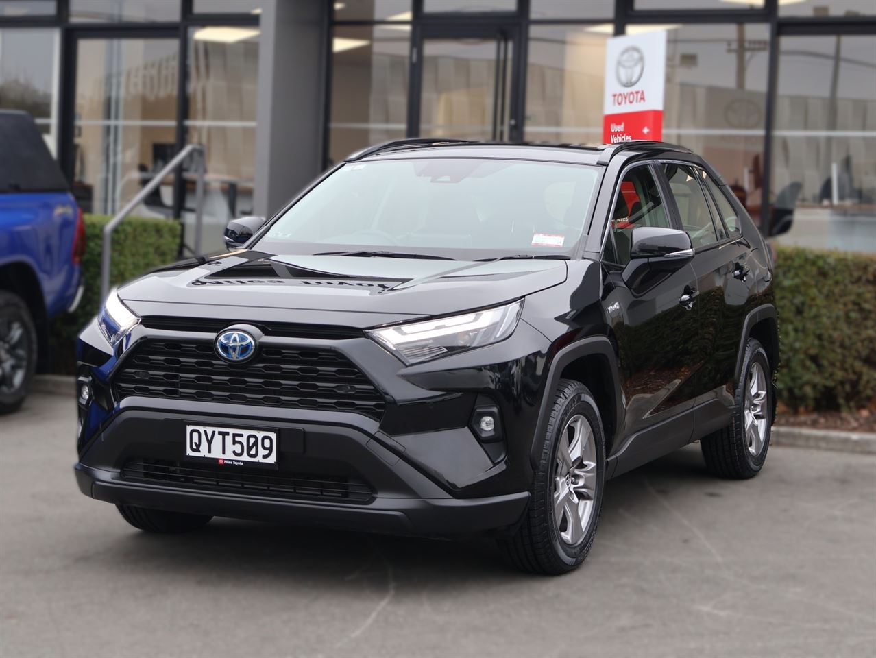Vehicle image 3