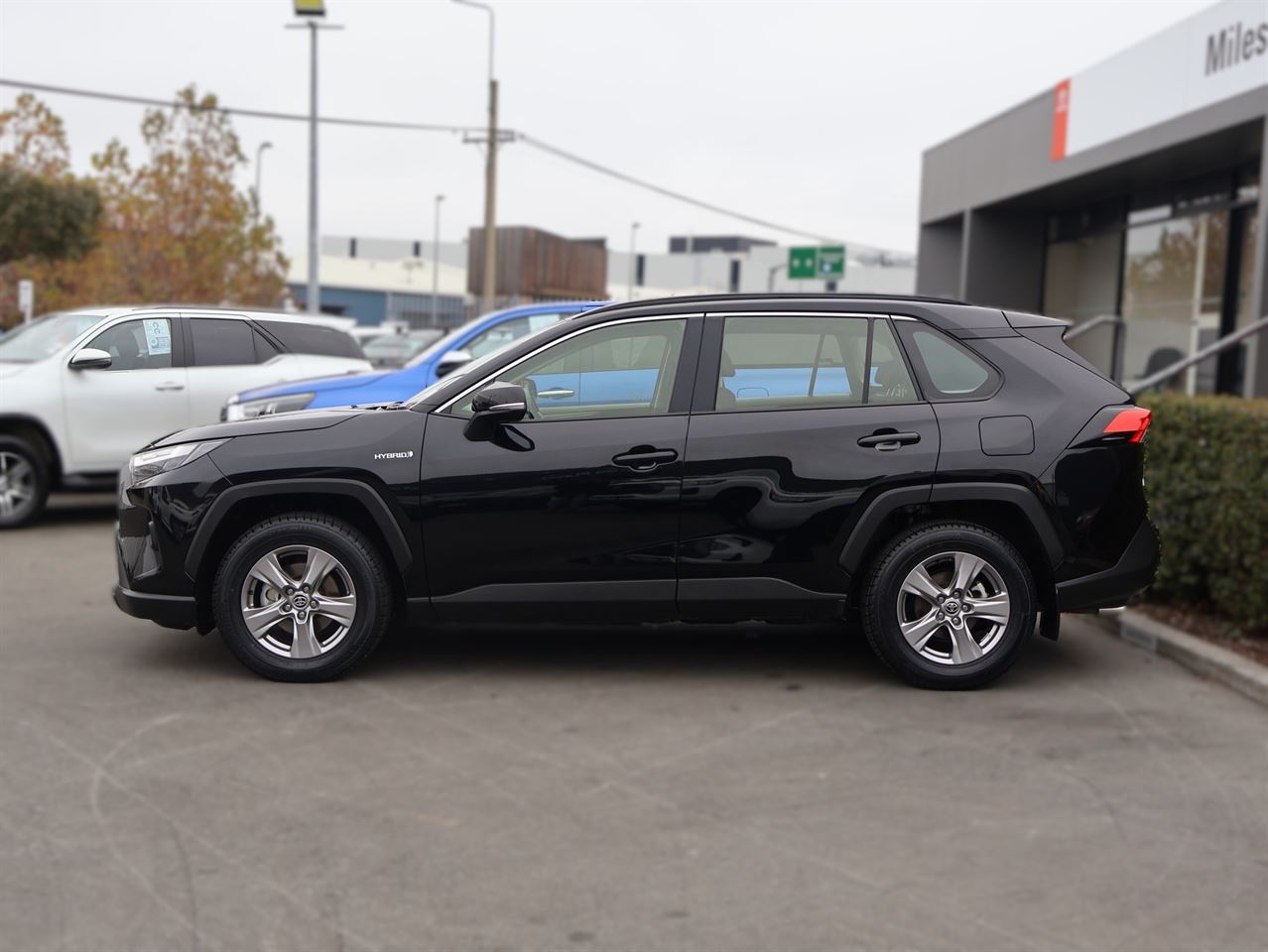 Vehicle image 4