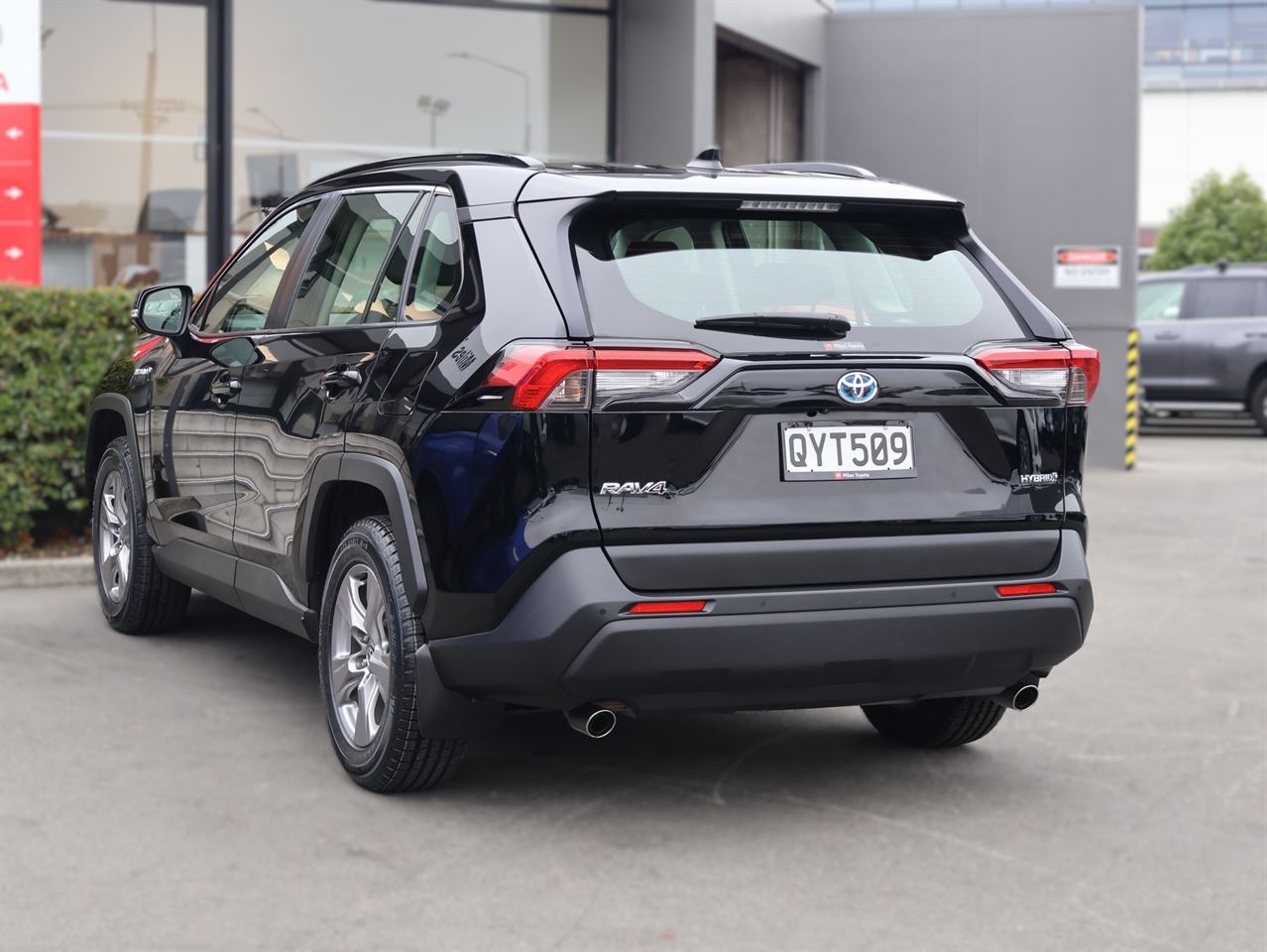 Vehicle image 5