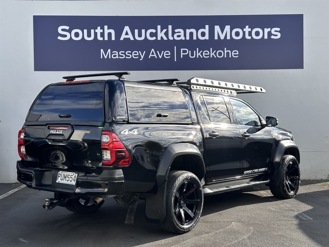 Vehicle image 5