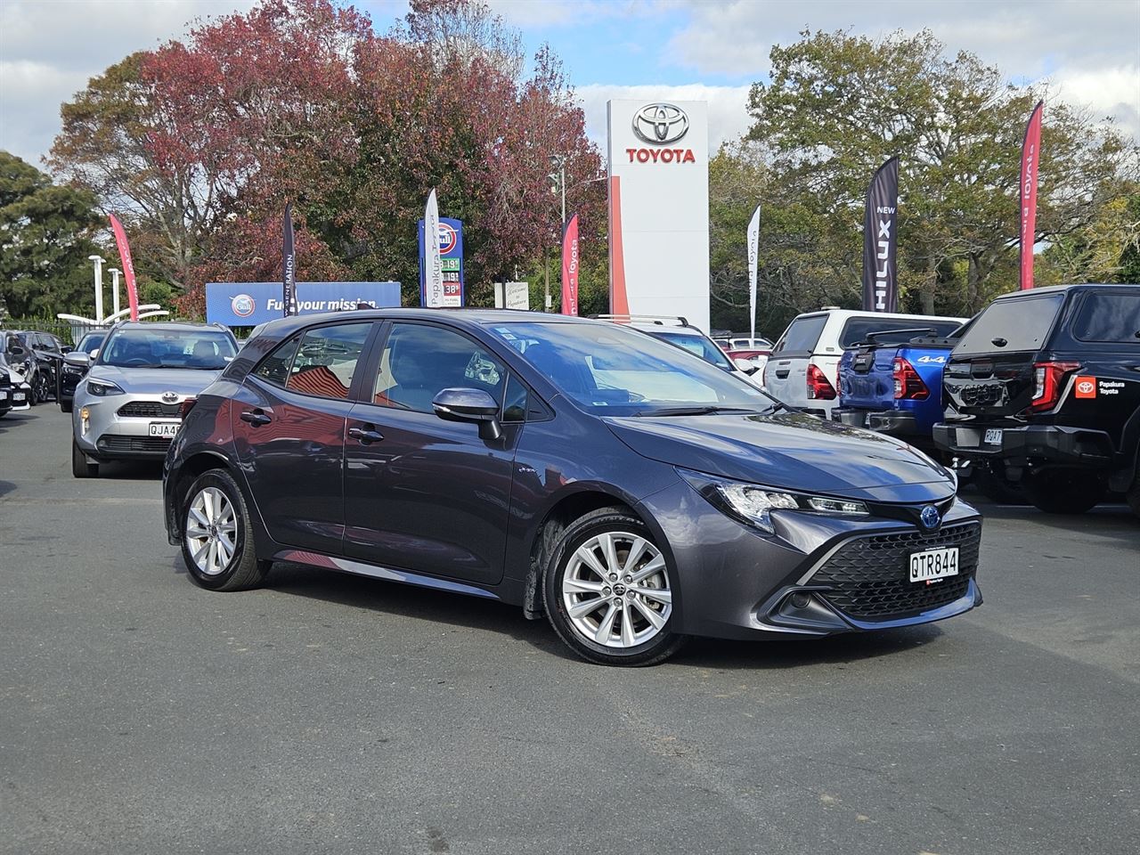 Vehicle image 5