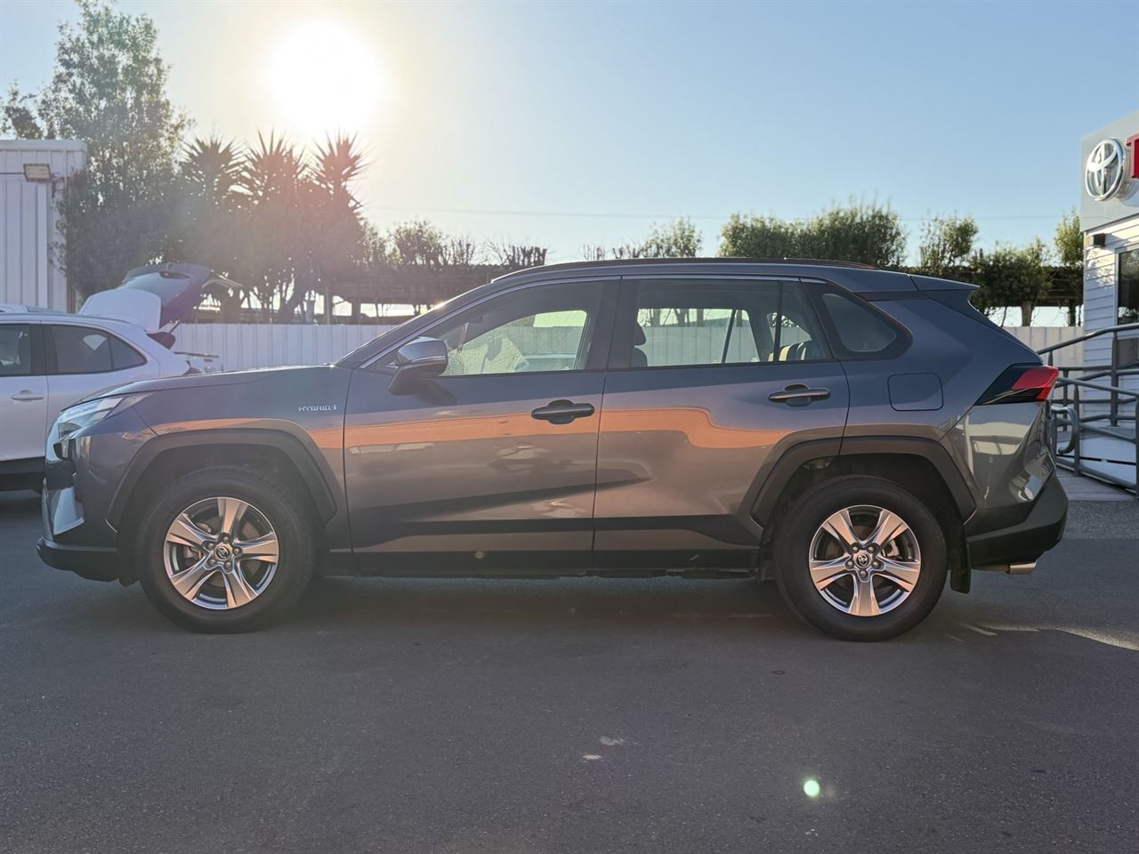 Vehicle image 4