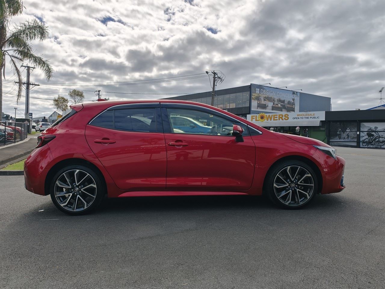 Vehicle image 5