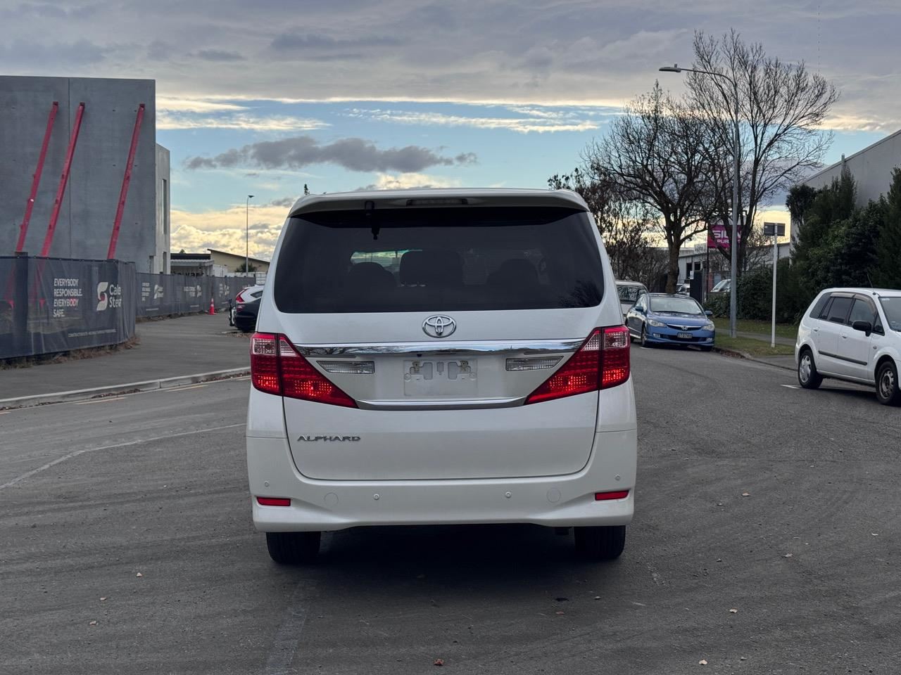 Vehicle image 5