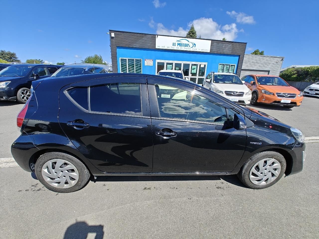 Vehicle image 4
