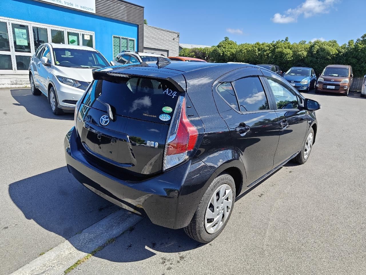 Vehicle image 5