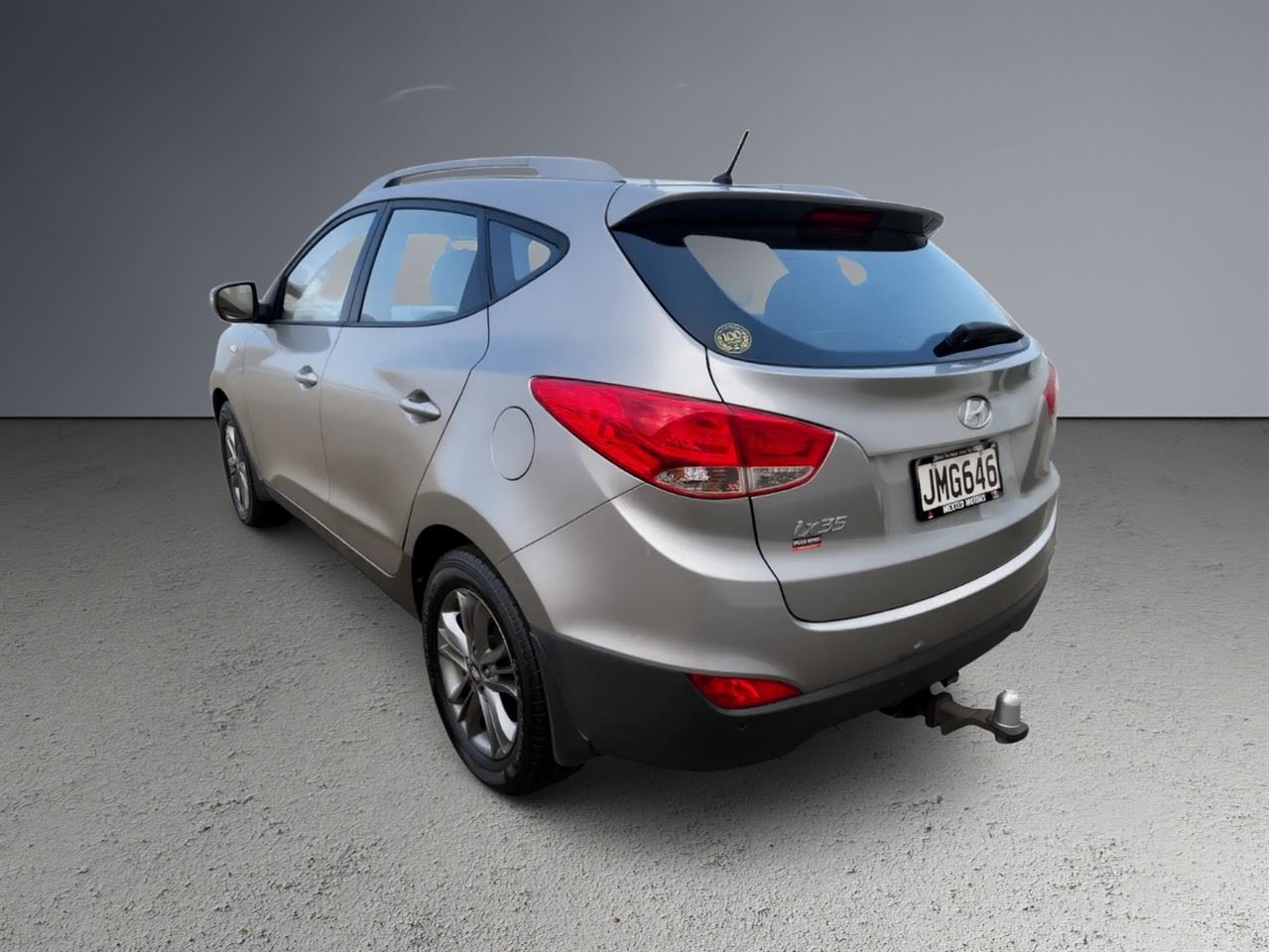 Vehicle image 4