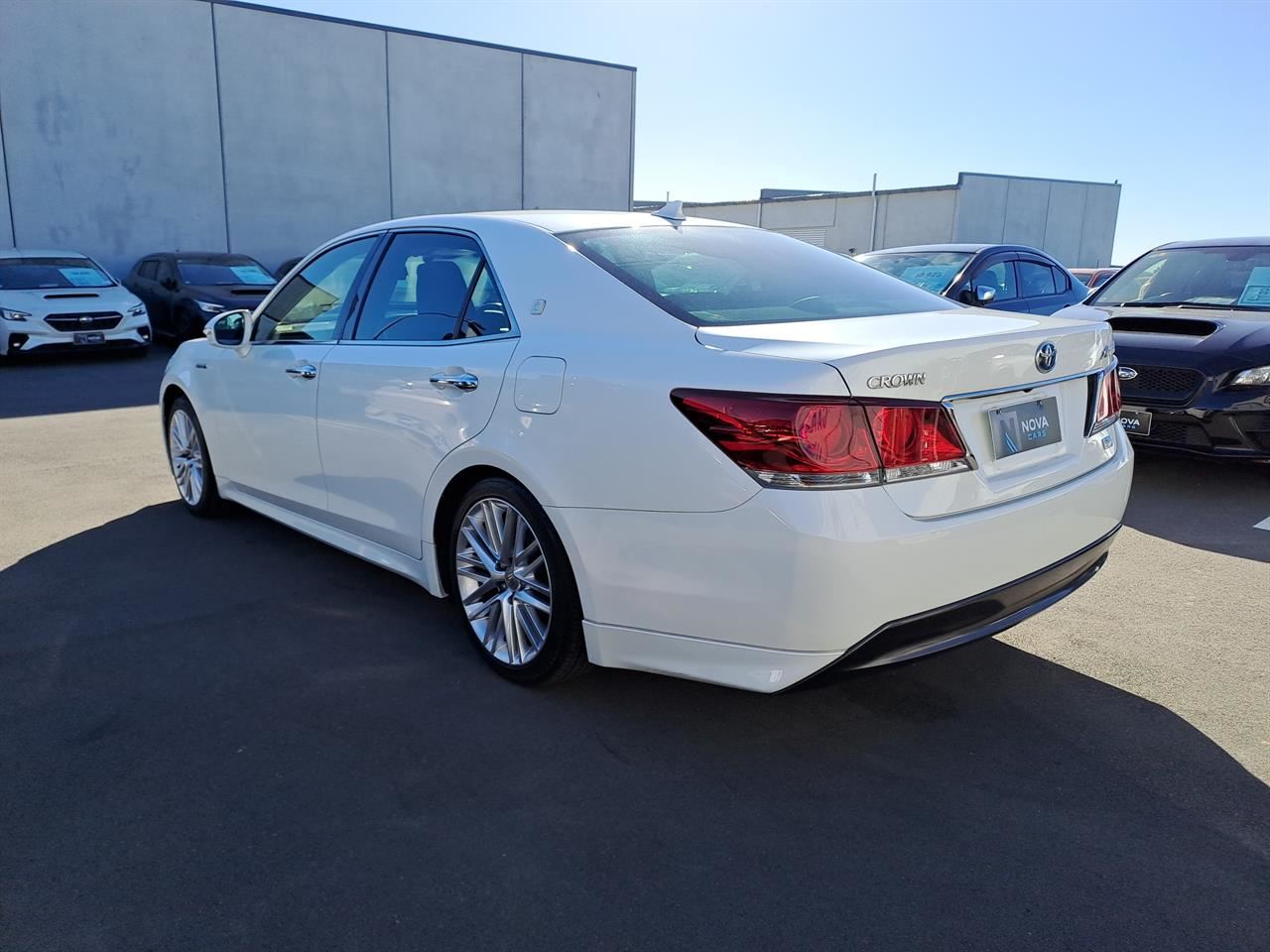 Vehicle image 5