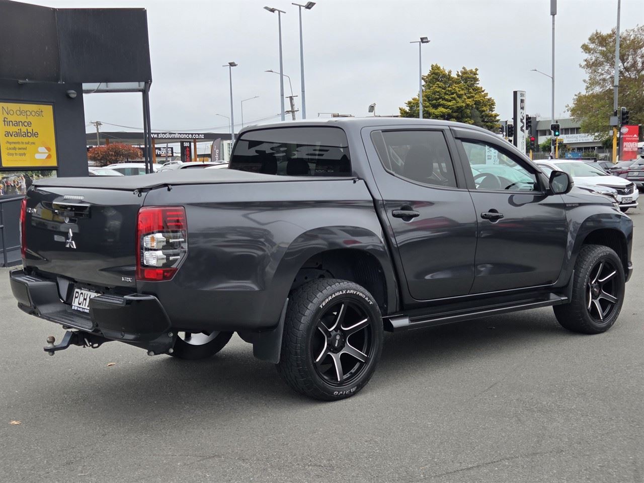 Vehicle image 3